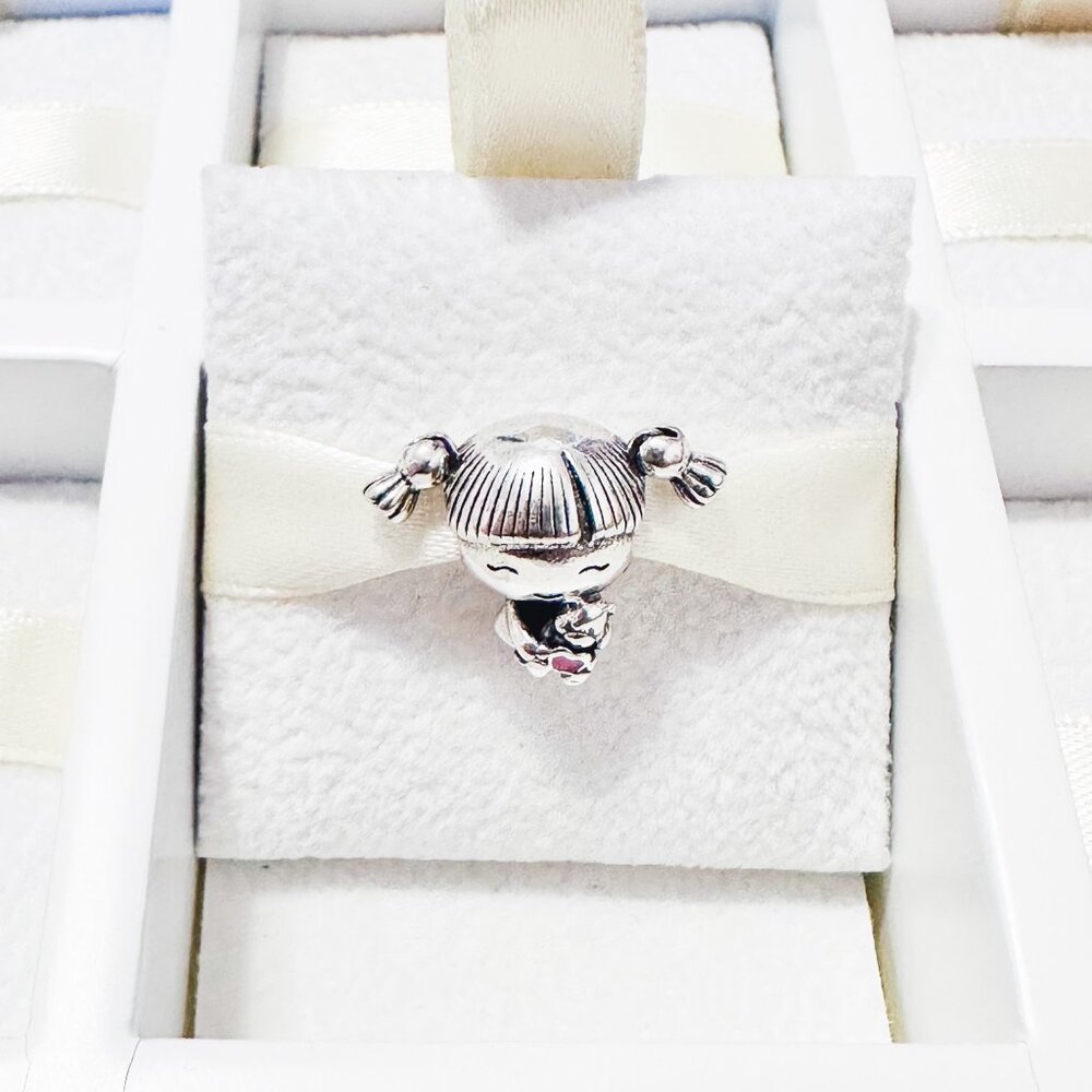 925 Sterling Silver Little Girl With Teddy Bead Charm Bead Fits Pandora Bracelet - Picture 3 of 8